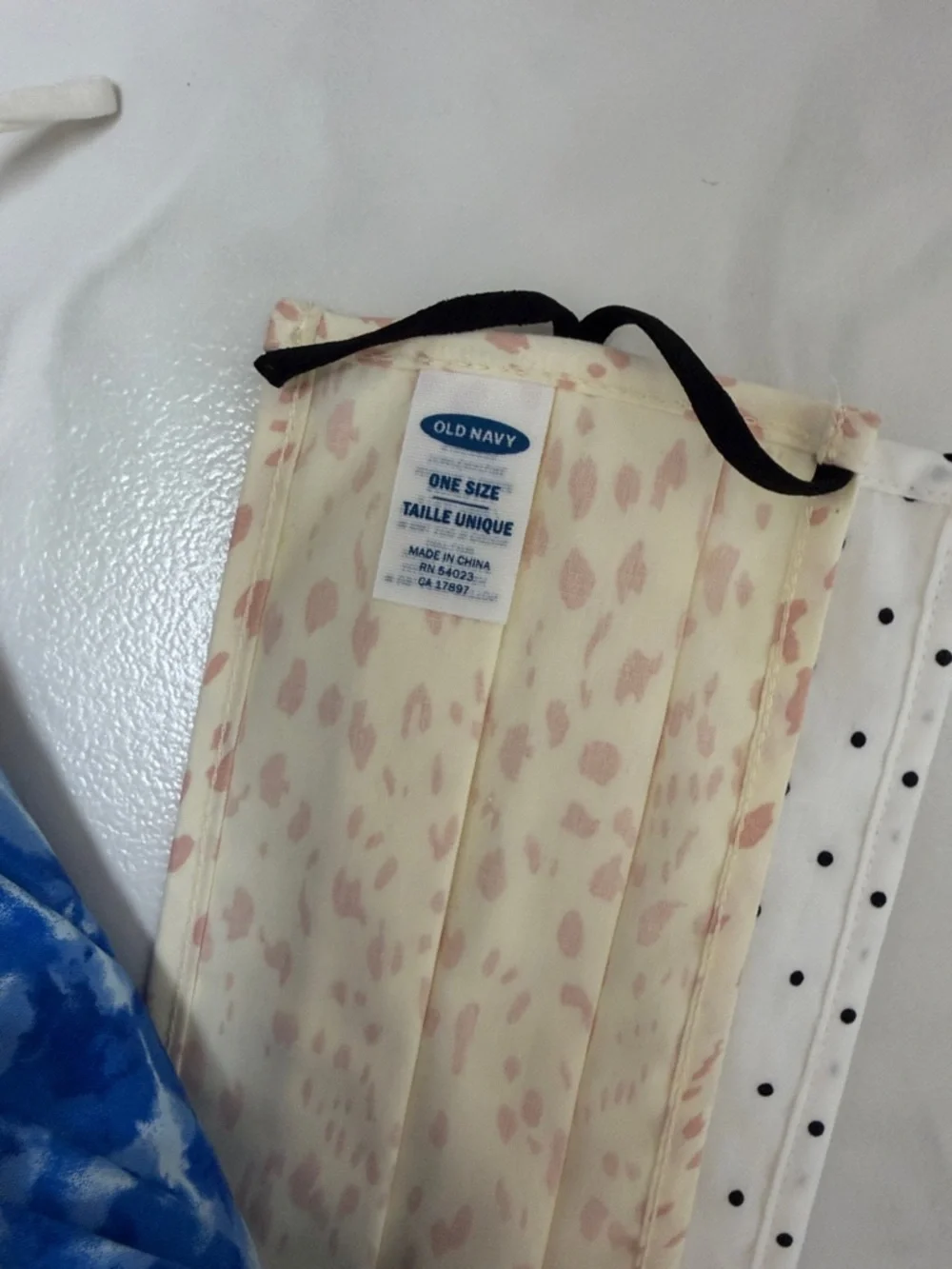 Old Navy 4-Pack Cotton Face Masks in Peach, Blue, Cream & White Polka Dot